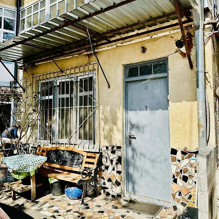 Historical Apartment In City Center Tbiliszi Kültér fotó