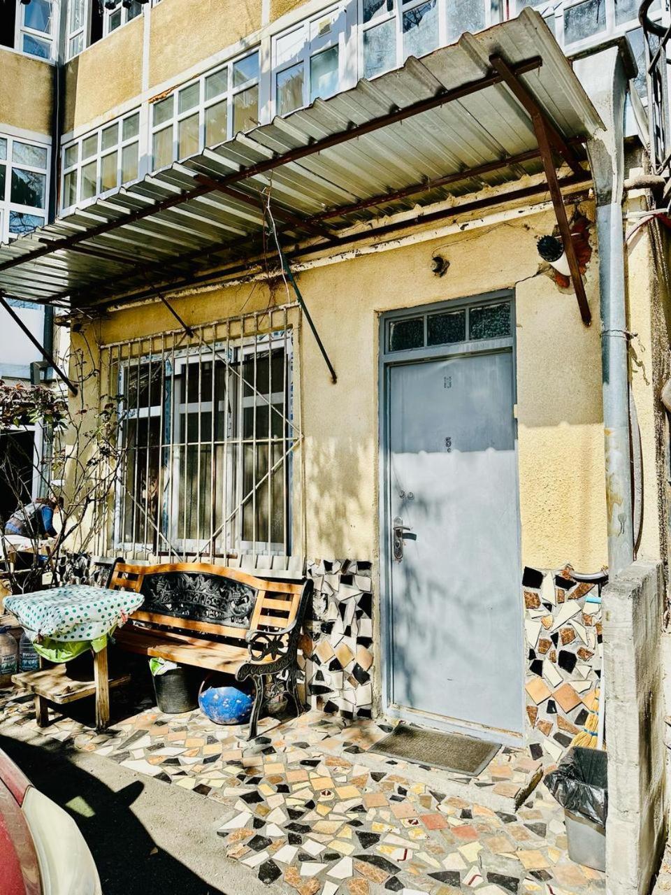 Historical Apartment In City Center Tbiliszi Kültér fotó