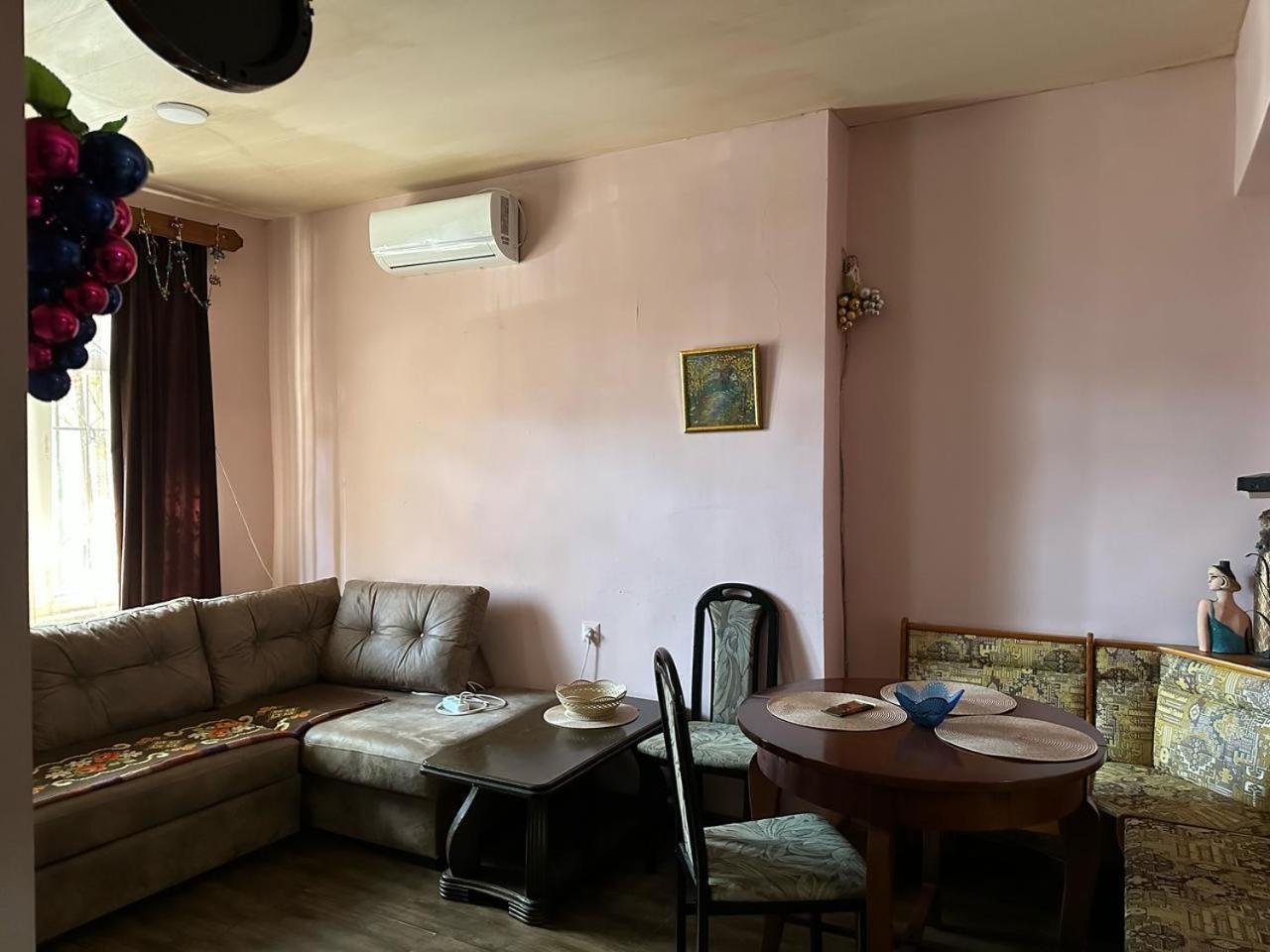 Historical Apartment In City Center Tbiliszi Kültér fotó